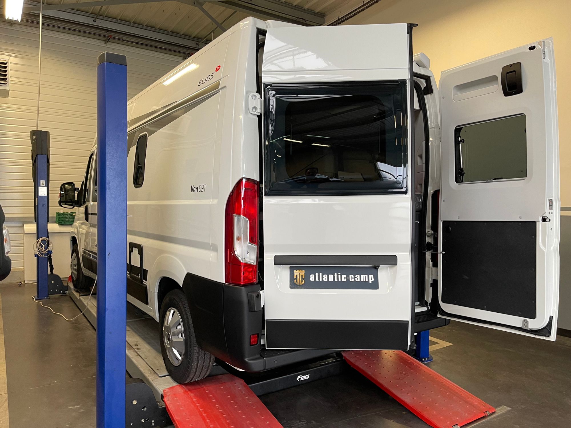 Atlantic Camp - Camping cars, vans et fourgons - la rochelle - ateliers (3) Atlantic Camp - Camping cars, vans et fourgons - la rochelle